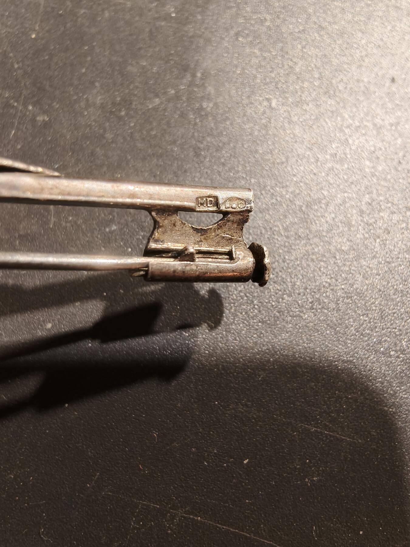 老王徽章第185期 法国胸针   800银镶钻    2.8g