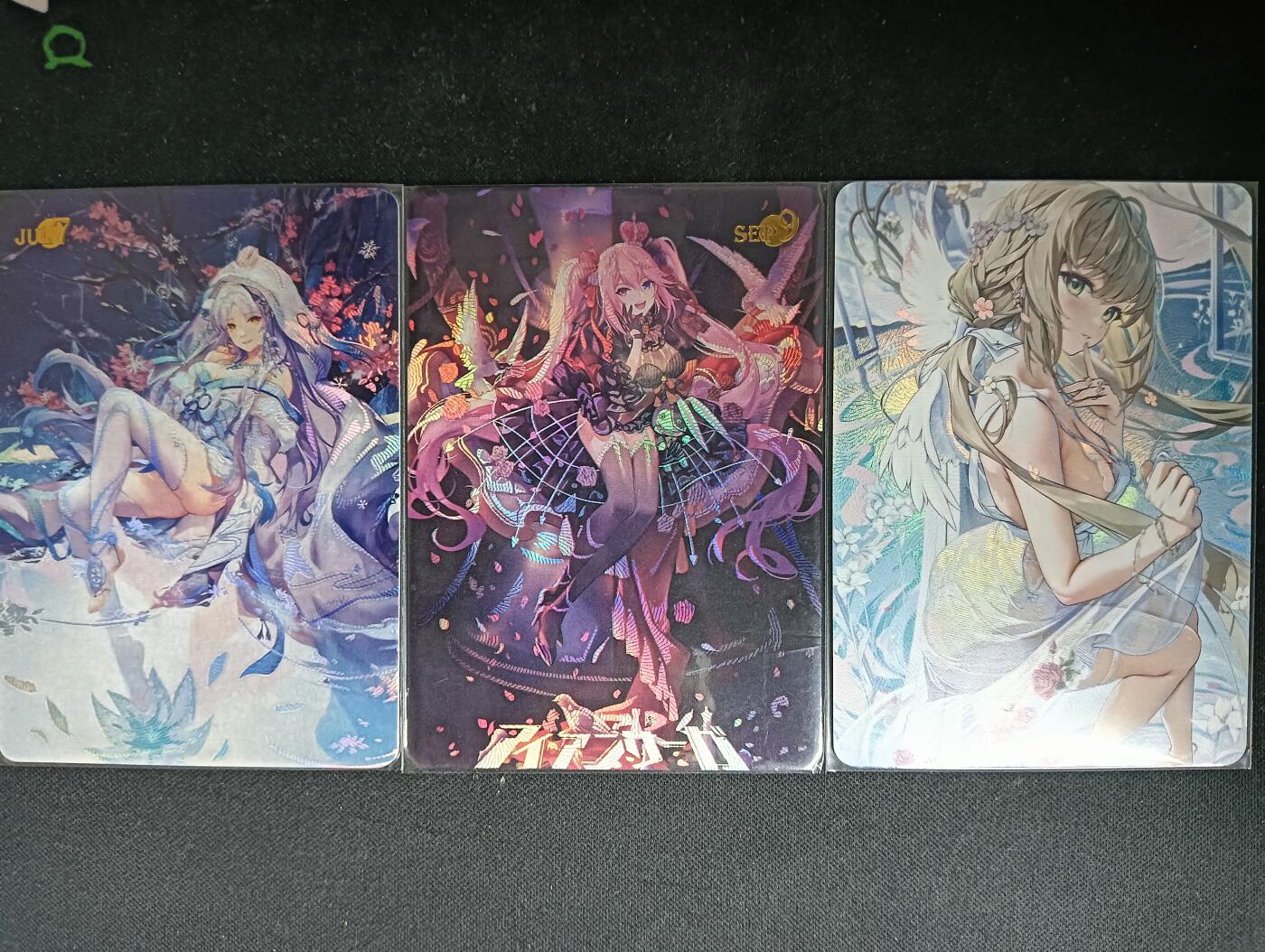 花开卡拍第61期（3月7号周六截拍，品控勿拍!!!拍品不寄存，运费5元（新疆需补运费差价或顺丰到付），自制卡难免瑕疵，可能存在轻微撞角爆边等出厂瑕疵，品控介意勿拍！） 鸡腿卡牌 月历美女+福利卡 3张 彩闪