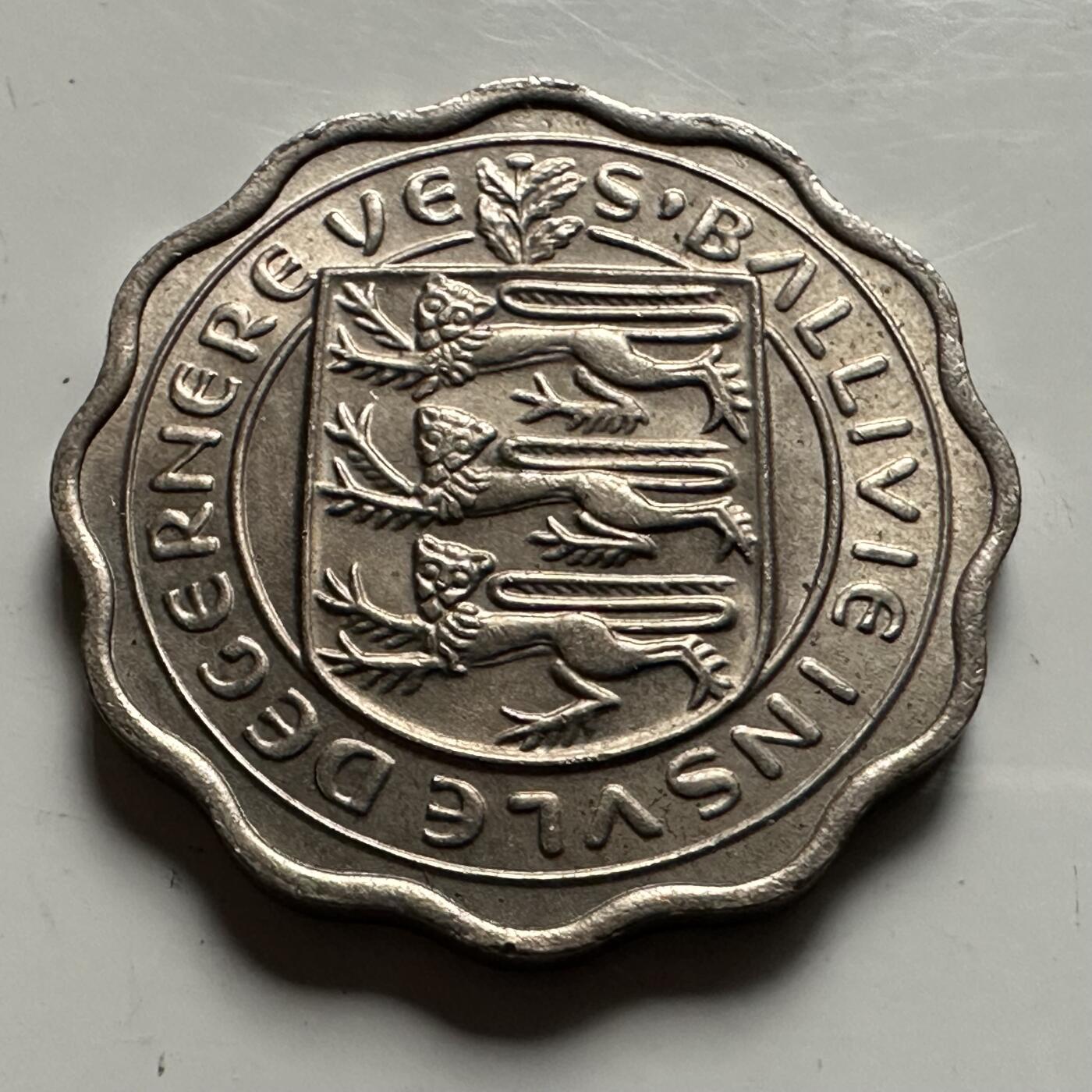 🌹外币初藏🌹🐯2026年第22场  每周二四六晚8️⃣点 接代拍 根西岛1956年3便士 薄版a