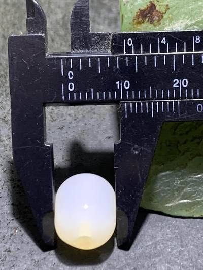 荔枝冻通货随形桶珠一颗， 荔枝冻通货随形桶珠一颗，