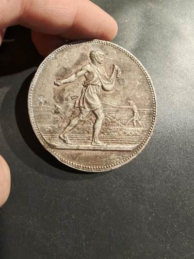 老王徽章第185期 - 法国播种女神单面镀银大铜章    直径45mm    重量38g