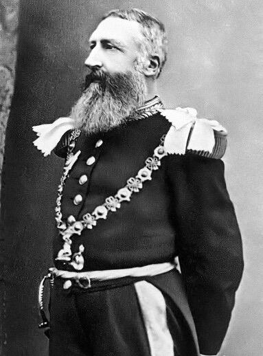 比利时1907年 利奥波德二世高浮雕精制大镀金章 带皇冠 50MM