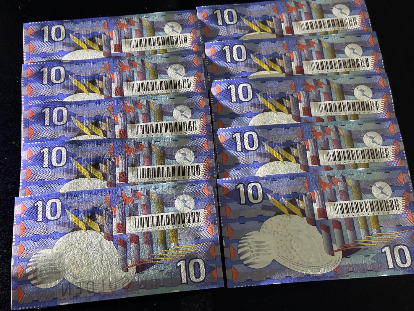 《外钞收藏家》第六百一十三期（ 精品场）（长期征集拍品、欢迎藏友们联系合作）