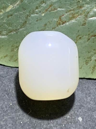 荔枝冻通货随形桶珠一颗， 荔枝冻通货随形桶珠一颗，