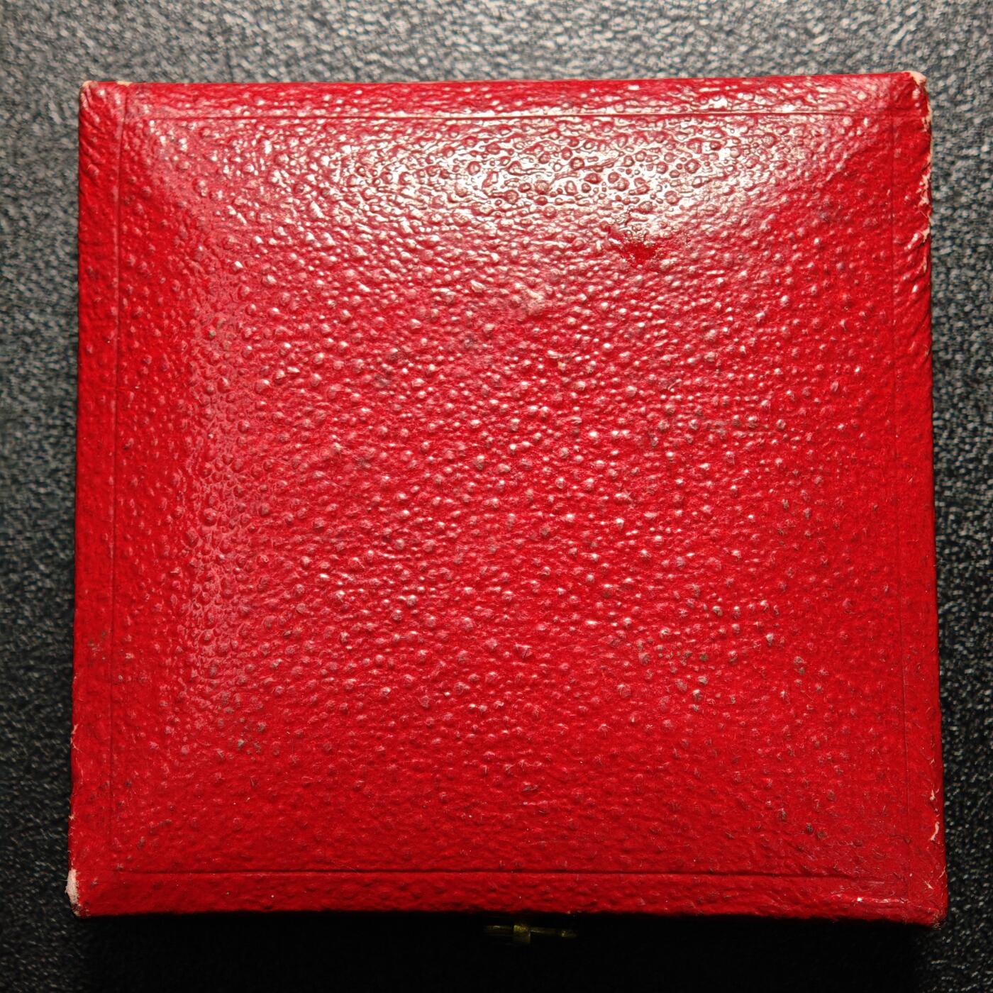 【德藏】世界币章拍卖第166期（拍品征集中~欢迎藏友联系） 19世纪 法国里昂市立绘画学院奖学章纪念银章 带盒 直径约：36mm；重约：21g