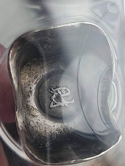 民国"财''字吉语银锭，AU55重31.8g。寓意招财进宝，是收藏、把玩、馈赠佳品。惠友价出1688元，评级可查，开门必备好物。看中直接拍，手慢无!