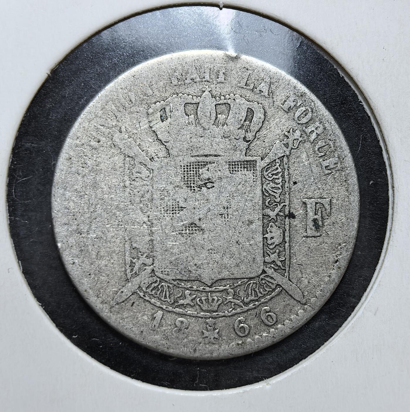 外国优质老铜币银币，正月十二晚九点倒数截拍，满百包邮可寄存，持续收拍 比利时1866年1法郎银币，属利奥波德二世继位初期发行的首批流通银币，含银量 83.5%。正面为其戎装头像，背面是带王冠的国徽与 “团结就是力量” 箴言，见证了比利时工业化起步与欧洲货币体系融合的历史。