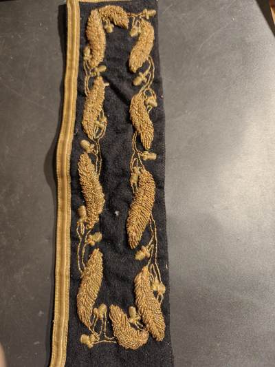 老王徽章第185期 - 法国大礼服下摆