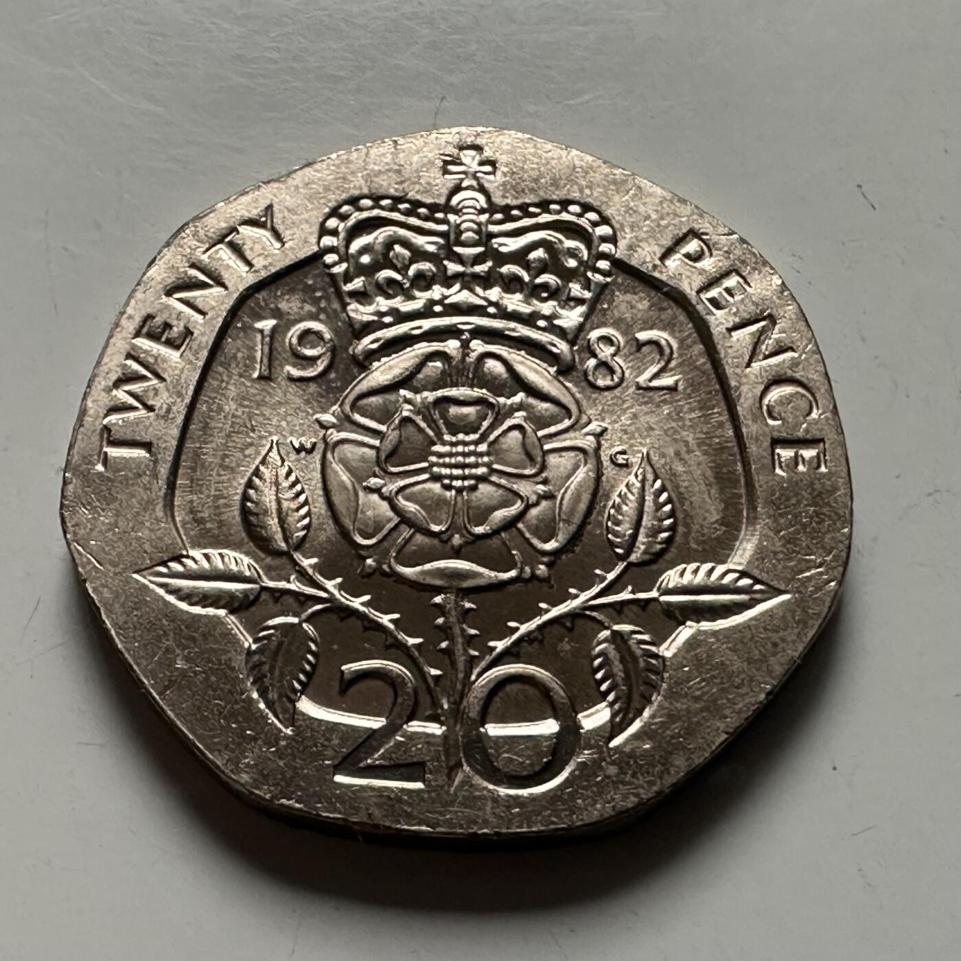 🌹外币初藏🌹🐯2026年第22场  每周二四六晚8️⃣点 接代拍 英国1982年20便士