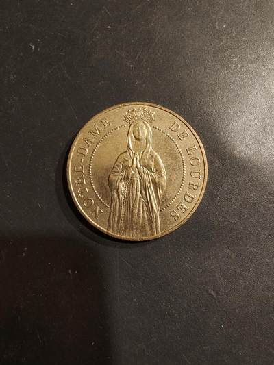 老王徽章第185期 - 法国圣女伯尔纳德·苏比鲁纪念章    直径30mm    重量16g