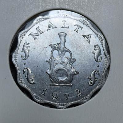 外国优质老铜币银币，正月十二晚九点倒数截拍，满百包邮可寄存，持续收拍 - 马耳他1972年5米尔，呈独特波浪边，正面为面值与葡萄藤纹饰，背面是马耳他传统陶器与海豚纹饰。该币是马耳他脱离英制货币、首次发行十进制里拉体系的首批辅币，见证其独立后货币主权的确立。
