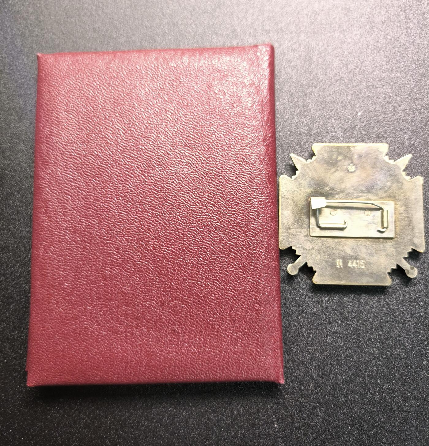 云宸嘉赏-勋臻精藏⭐️年后精品专拍场次🎖 库克尔·弗拉基米尔·维亚切斯拉沃维奇上校的乌克兰博格丹奖章带证书，第4415号，早期