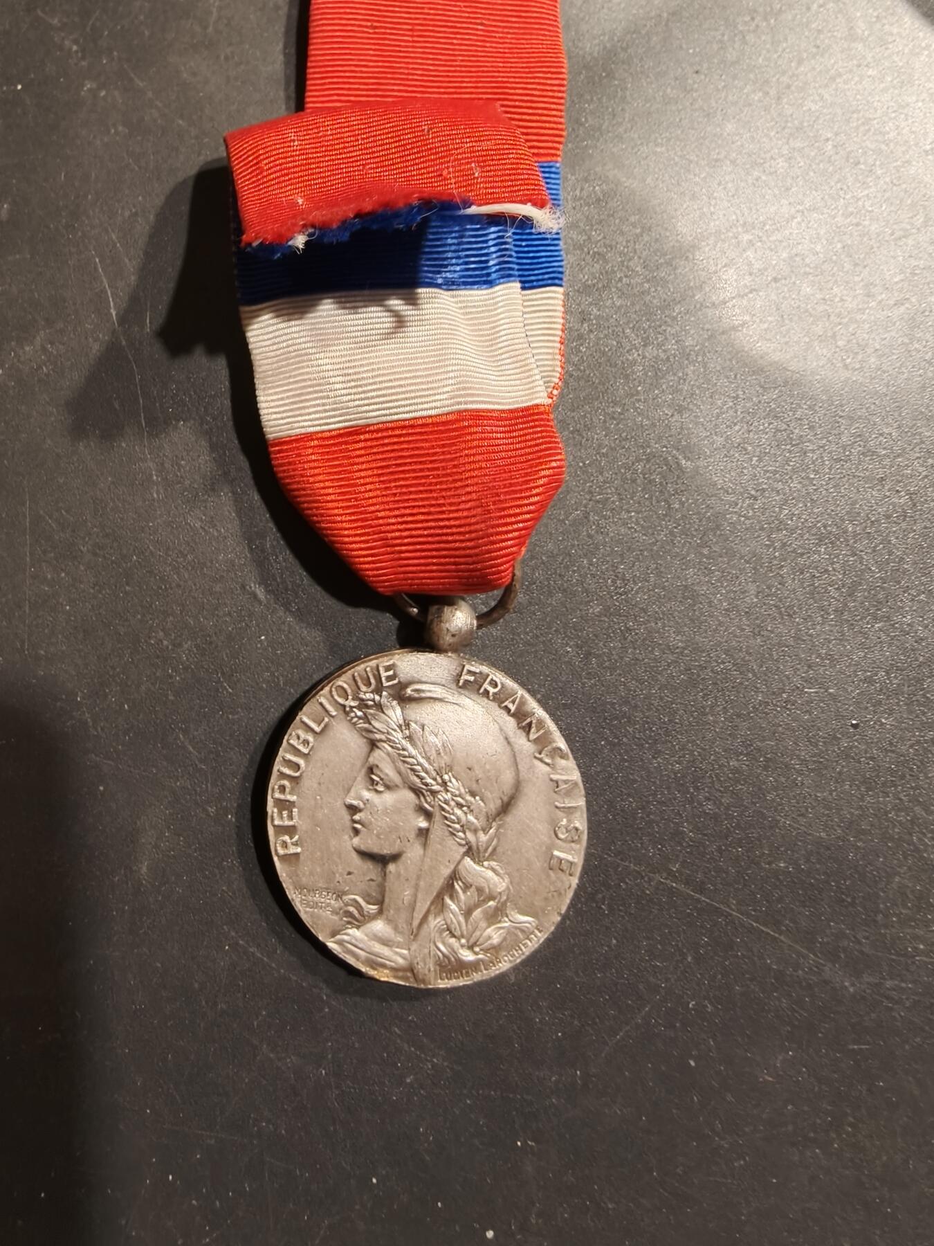 老王徽章第185期 法国银级劳动荣誉奖章