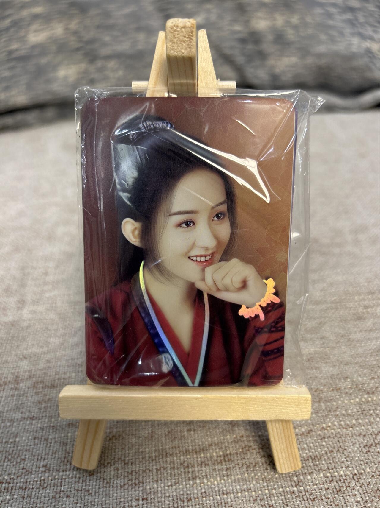 喜灰玩卡拍卖第五期，接拍品0佣金，欢迎送拍，释放现金流，让自己有资金可以购买更多喜欢的卡牌，让别的卡友能淘到更多心仪的卡牌 明星彩闪卡不同人物一套9张