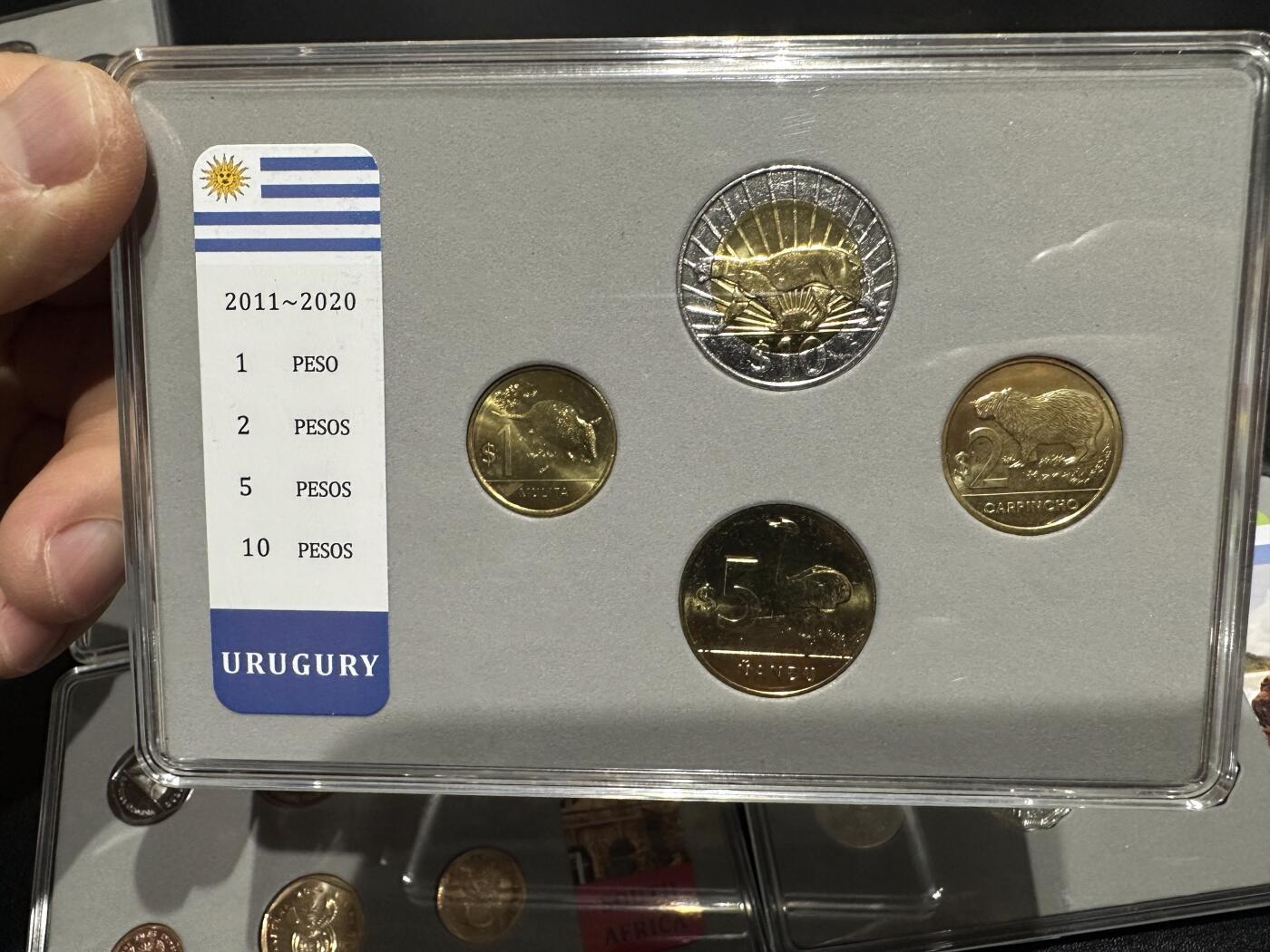 《外钞收藏家》第六百一十三期（ 精品场）（长期征集拍品、欢迎藏友们联系合作） 巴拉圭、乌拉圭、伊拉克、哥伦比亚、南非、塞拉利昂硬币6套