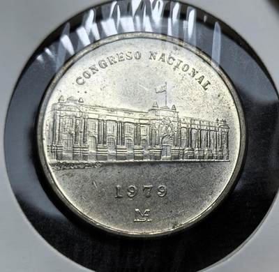 外国优质老铜币银币，正月十二晚九点倒数截拍，满百包邮可寄存，持续收拍 - 秘鲁 1979 年发行的 1000 索尔银币，为纪念秘鲁国会而发行。币面刻有国会大厦图案，由秘鲁中央储备银行发行，见证了秘鲁现代政治与货币体系的发展。