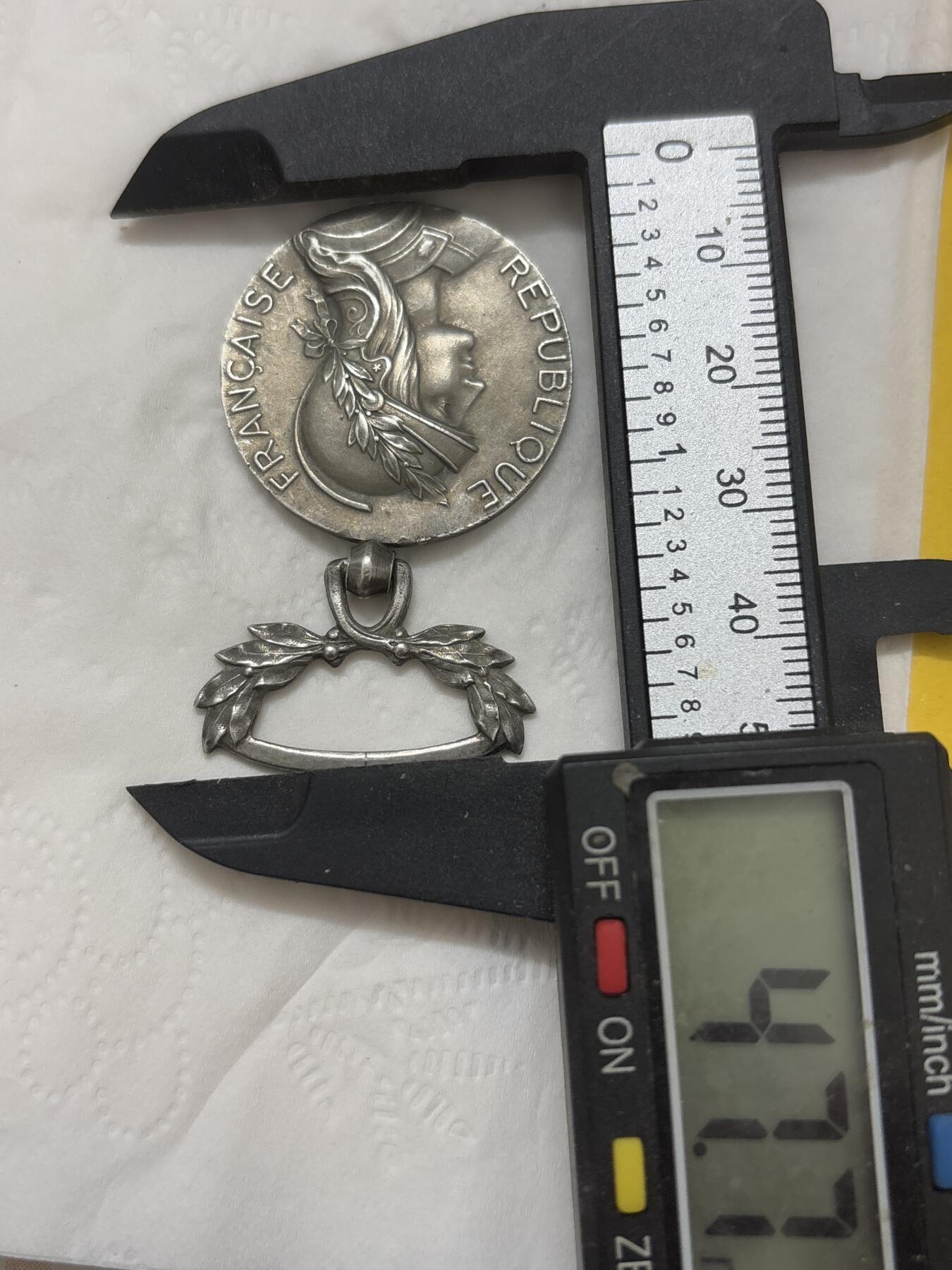 文馨钱币收藏第 295 场，（元宵场）各种银币散币纪念章，长期接代拍业务