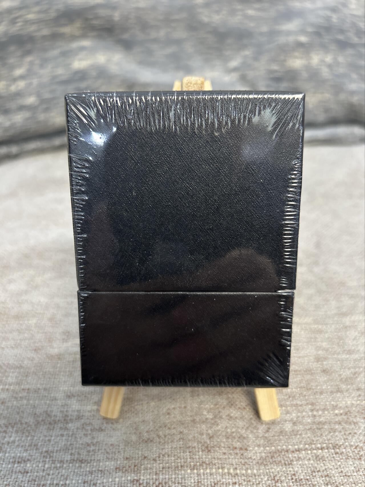 喜灰玩卡拍卖第五期，接拍品0佣金，欢迎送拍，释放现金流，让自己有资金可以购买更多喜欢的卡牌，让别的卡友能淘到更多心仪的卡牌 港漫水浒第二弹 半粗一套全新未开封