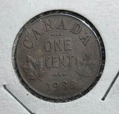 外国优质老铜币银币，正月十二晚九点倒数截拍，满百包邮可寄存，持续收拍 - 加拿大1933年1分铜币，正面为乔治五世高冠像，背面镌加拿大国花枫叶。发行于大萧条时期，是加拿大延续英联邦君主象征、强化国家身份认同的流通辅币，见证了加拿大在经济危机中的社会稳定。