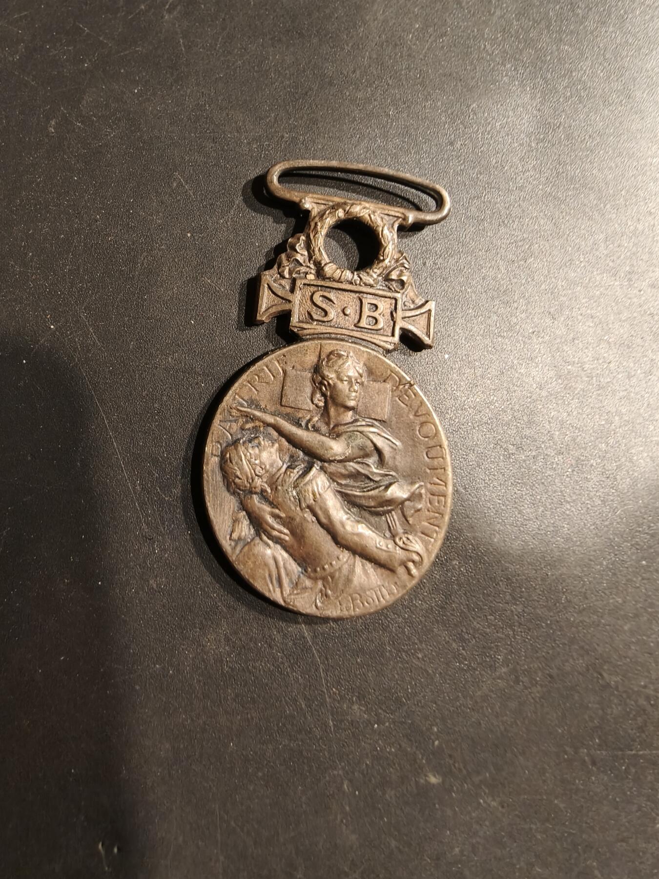 老王徽章第185期 法国1866红十字会战场救助奖章    无绶带