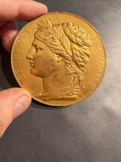 老王徽章第185期 - 法国玛丽安娜镀金单面大铜章    直径68mm   重量85.6g