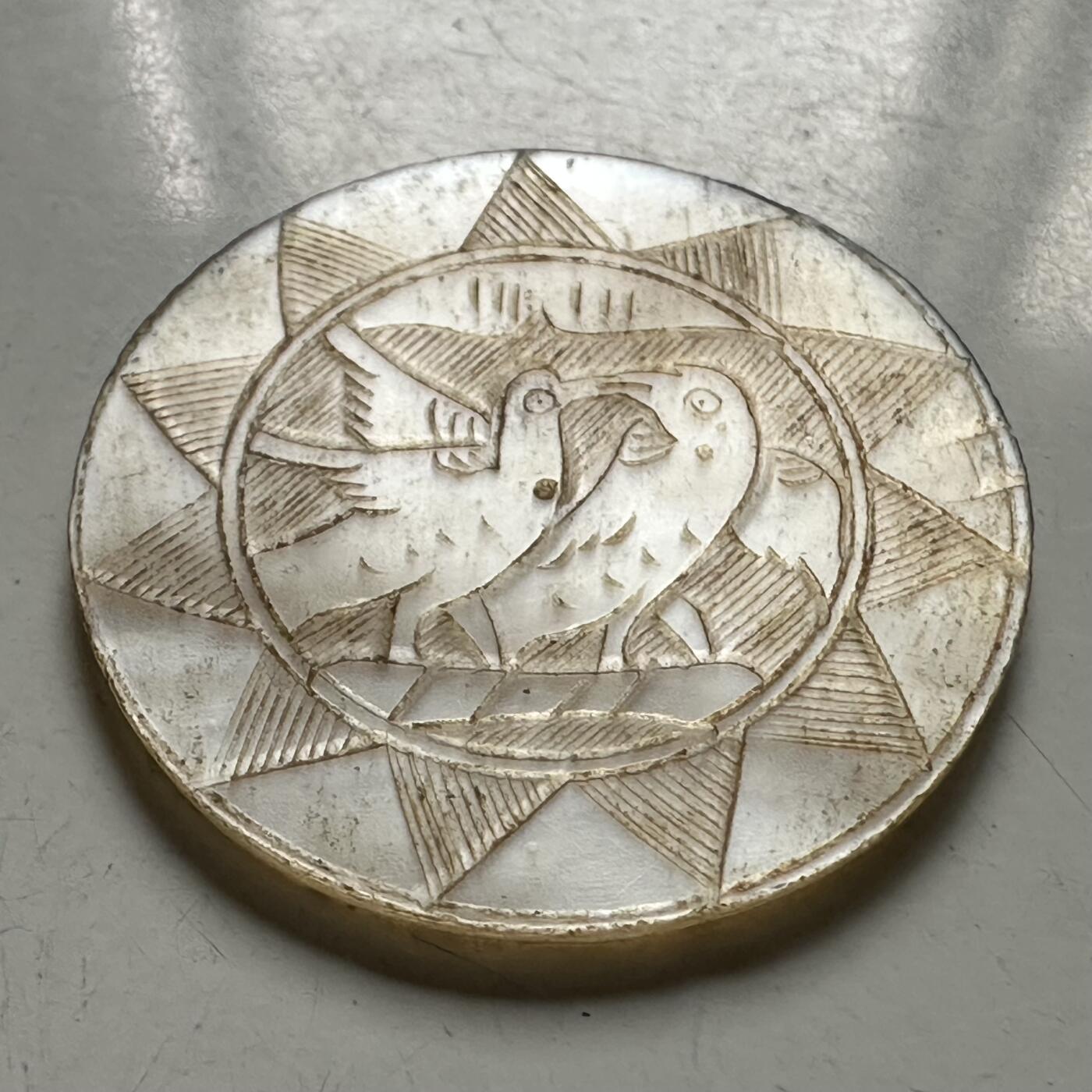 🌹外币初藏🌹🐯2026年第22场  每周二四六晚8️⃣点 接代拍 双鸟图案 贝母代用币 装饰品