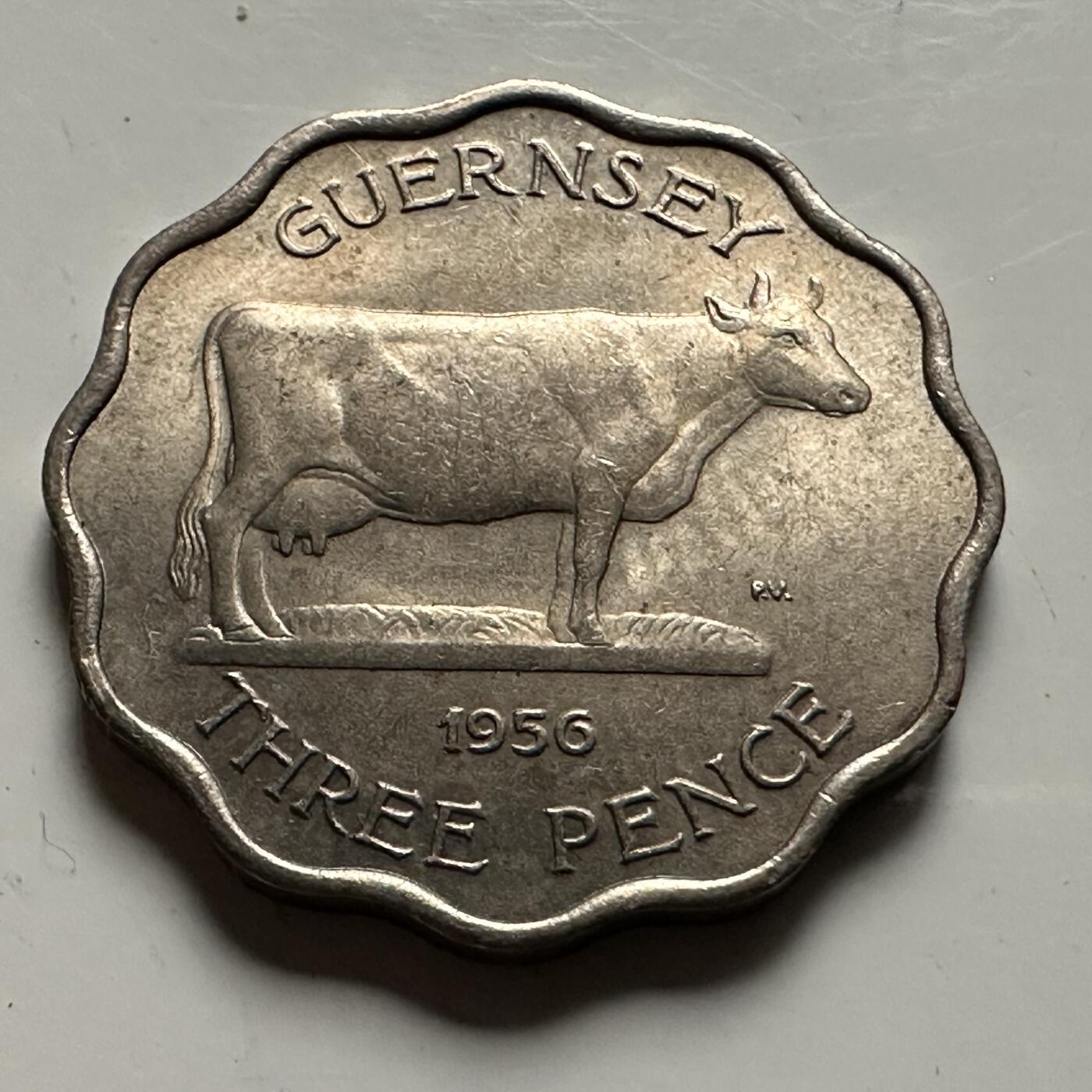 🌹外币初藏🌹🐯2026年第22场  每周二四六晚8️⃣点 接代拍 根西岛1956年3便士 薄版a