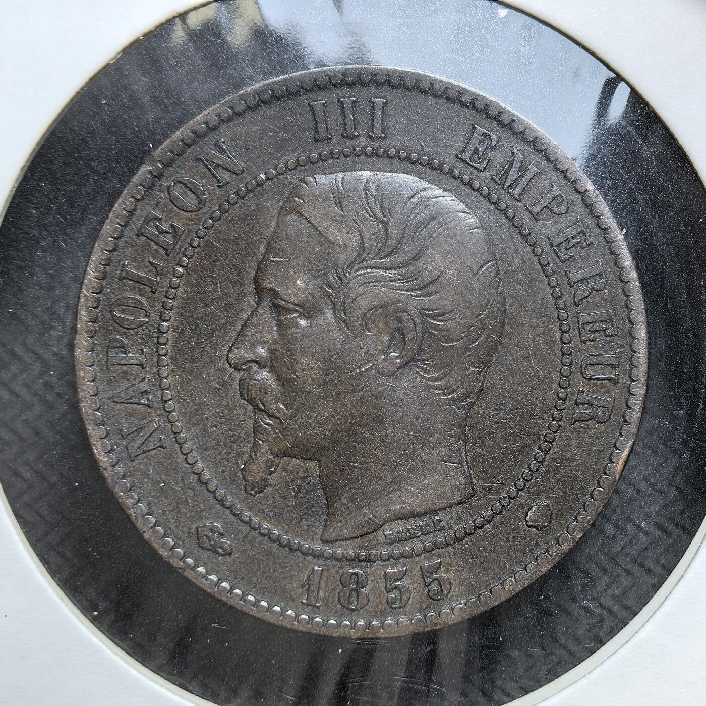 外国优质老铜币银币，正月十二晚九点倒数截拍，满百包邮可寄存，持续收拍 法兰西第二帝国1855年10生丁铜币直径30mm，正面为拿破仑三世头像，背面是帝国鹰徽。发行于拿破仑三世统治初期，是其延续拿破仑家族象征、巩固帝制权威的流通辅币，见证了法国从共和走向帝制的政治转型。