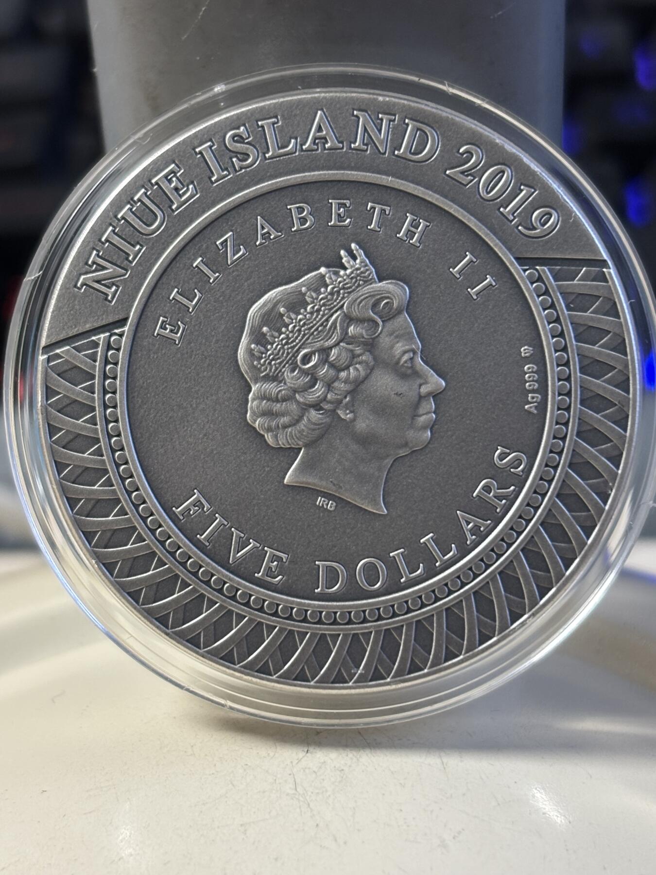 第191期拍卖 纽埃2019年5元仿古部分镀金银币 成吉思汗 2盎司999银 发行量：555 盒证全