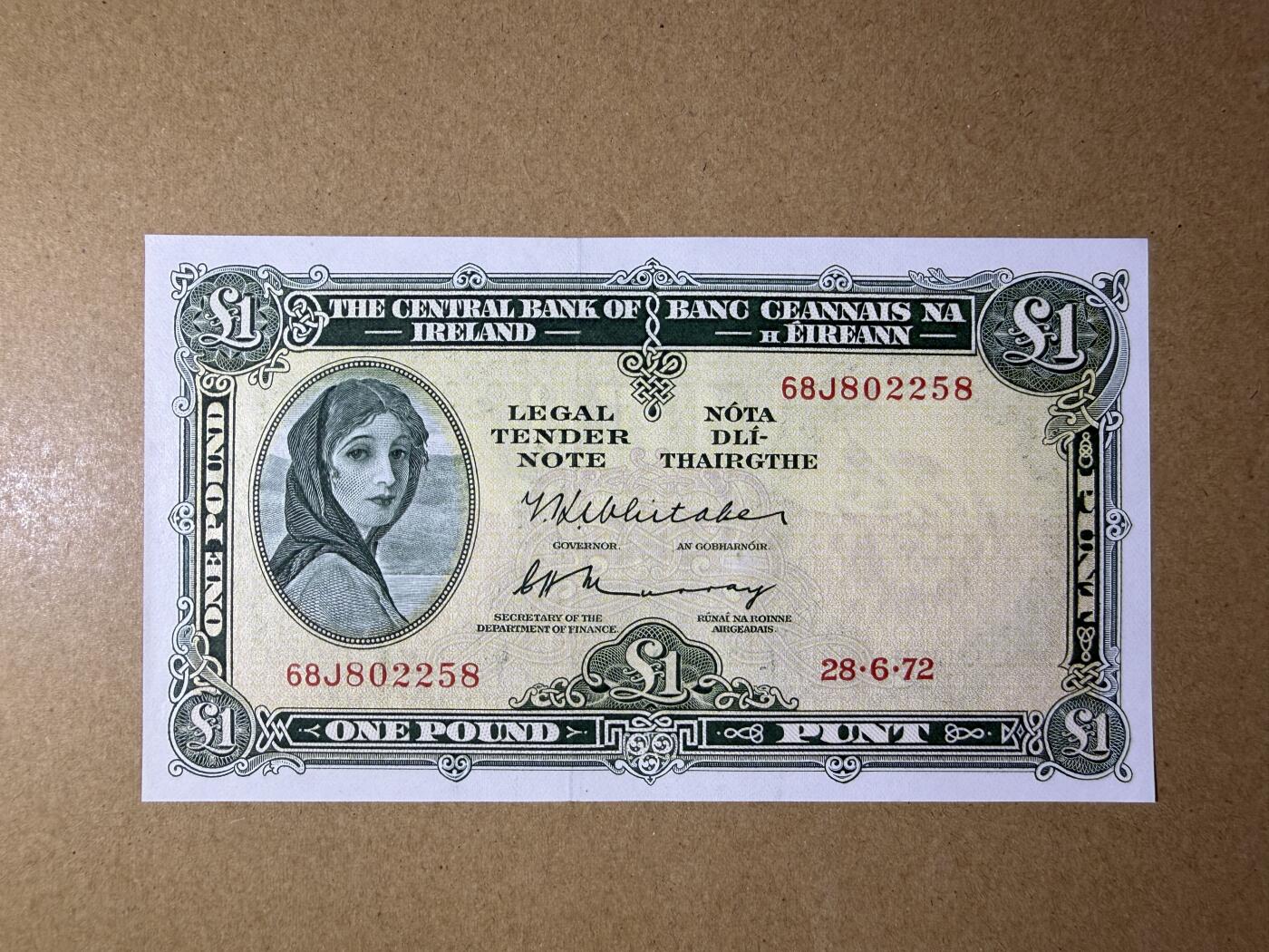《艾美收藏》第234期-3.1周日外币精华场 爱尔兰1镑 UNC A序列 1972年 轻微荧光 无47尾8