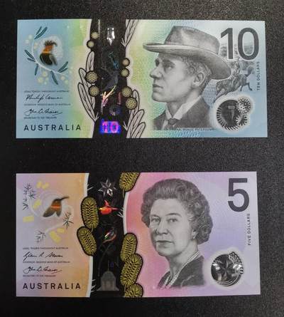《艾美收藏》第234期-3.1周日外币精华场 - (2张)澳大利亚2016年5元UNC-轻微角折/17年10元UNC Pick#62a/63a