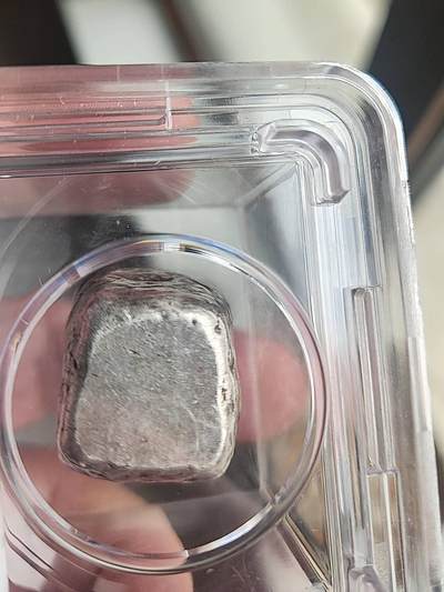 民国"财''字吉语银锭，AU55重31.8g。寓意招财进宝，是收藏、把玩、馈赠佳品。惠友价出1688元，评级可查，开门必备好物。看中直接拍，手慢无!