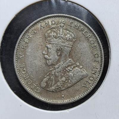 外国优质老铜币银币，正月十二晚九点倒数截拍，满百包邮可寄存，持续收拍 - 英属锡兰1925年50分银币，正面为英王乔治五世像，背面是锡兰国树铁木树与双语面值。发行于一战后经济恢复期，是英国殖民统治的货币遗存，见证了锡兰的殖民贸易与多元文化融合。