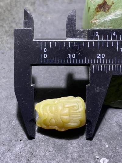 精美高玉化亚光盐源玛瑙手工雕刻九尾狐珠一颗 精美高玉化亚光盐源玛瑙手工雕刻九尾狐珠一颗