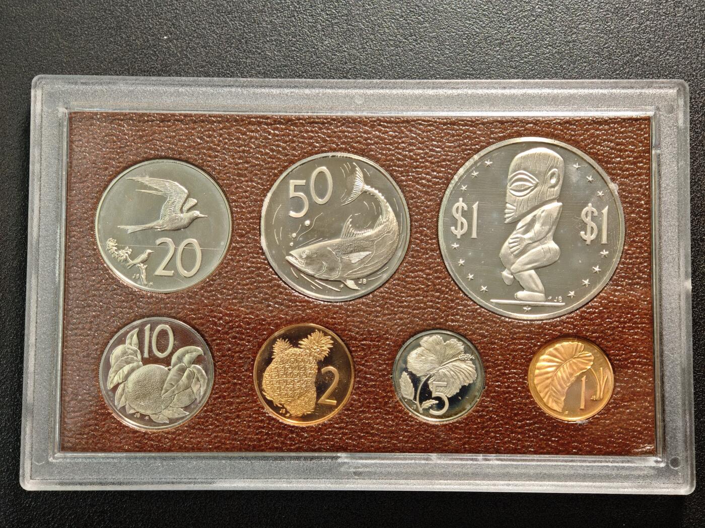 【德藏】世界币章拍卖第166期（拍品征集中~欢迎藏友联系） 1975年 库克群岛精制套币 原盒 带说明书