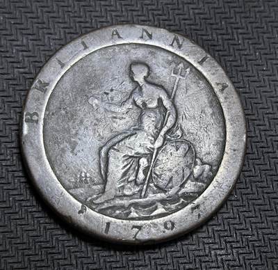 外国优质老铜币银币，正月十二晚九点倒数截拍，满百包邮可寄存，持续收拍 - 英国乔治三世 1797 年车轮一便士大铜币直径35.8mm，28克，正面为国王头像，背面是手持三叉戟的不列颠尼亚坐像，它诞生于英法战争期间，是英国应对币材短缺的应急产物，见证了大英帝国的战时经济。