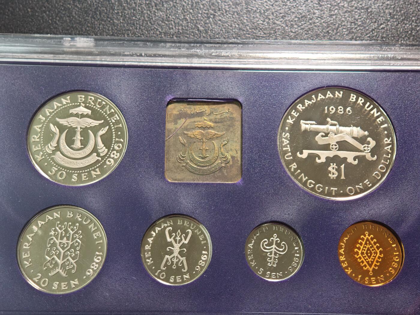 【德藏】世界币章拍卖第166期（拍品征集中~欢迎藏友联系） 1986年 文莱精制套币 原盒 带说明书