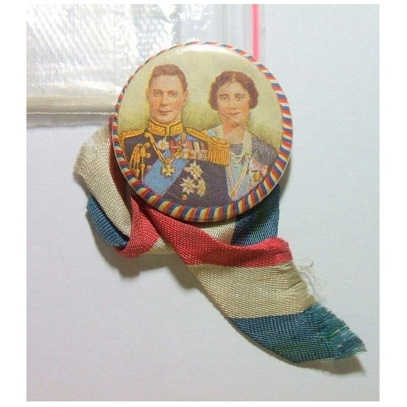 英国二战期间 乔治六世及皇后珐琅彩精制纪念章 法国国旗绶带 33MM