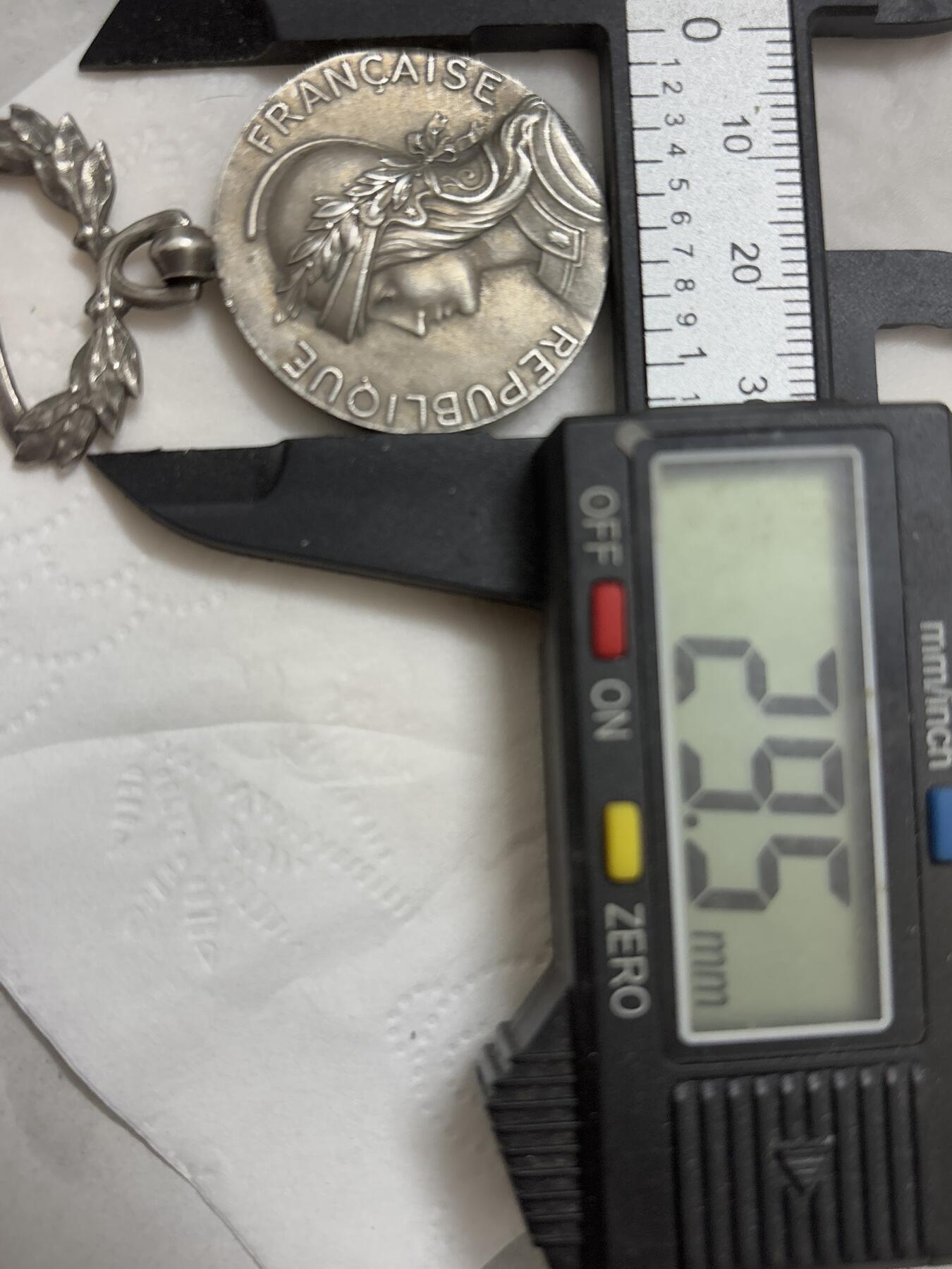 文馨钱币收藏第 295 场，（元宵场）各种银币散币纪念章，长期接代拍业务