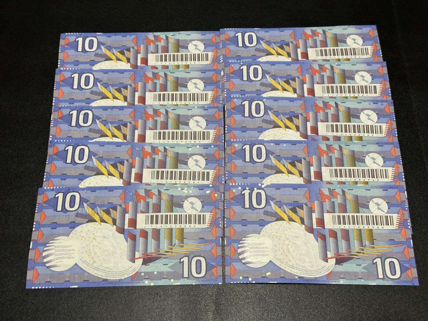 《外钞收藏家》第六百一十三期（ 精品场）（长期征集拍品、欢迎藏友们联系合作）