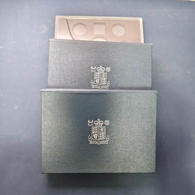 【全场包邮】纯粹捡漏拍507场 - 【收藏工具】英国官方精制套币的塑盒3个+外盒2个