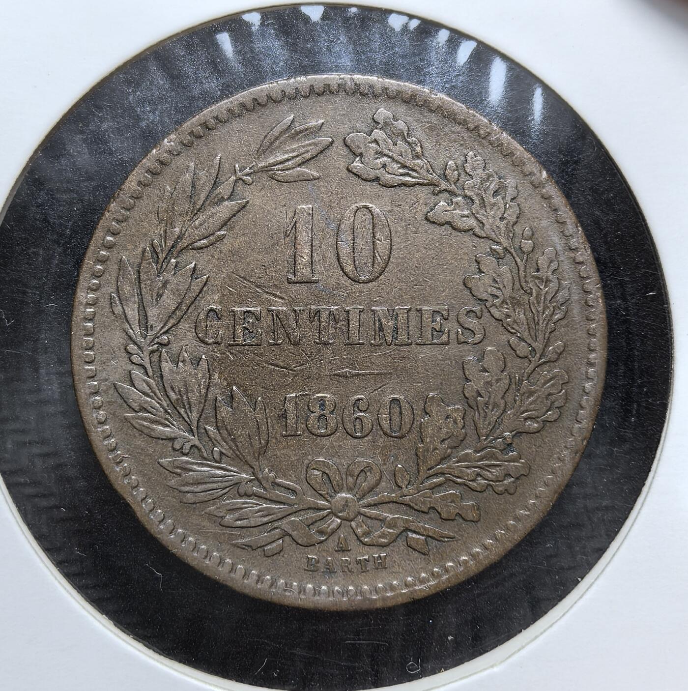 外国优质老铜币银币，正月十二晚九点倒数截拍，满百包邮可寄存，持续收拍 卢森堡大公国1860 年10 生丁铜币直径30.8mm，由荷兰威廉三世兼任大公时期铸造，正面为卢森堡盾徽，背面是面值与年份，见证了卢森堡与荷兰共主邦联时期的币制体系。