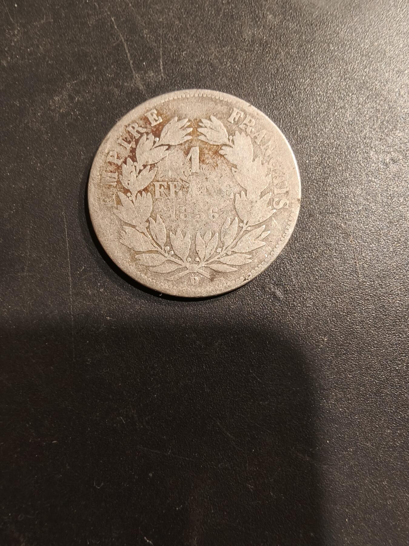 老王徽章第185期 法国拿破仑三世1856年1法郎银币    900银    4.7g