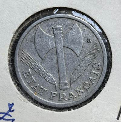 外国优质老铜币银币，正月十二晚九点倒数截拍，满百包邮可寄存，持续收拍 - 维希法国1943年1 法郎，正面为象征威权的束棒与麦穗，背面镌 “劳动、家庭、祖国” 口号。发行于纳粹占领时期，是维希政权推行法西斯化、服务德占秩序的政治宣传币，见证了法国二战沦陷的屈辱历史。