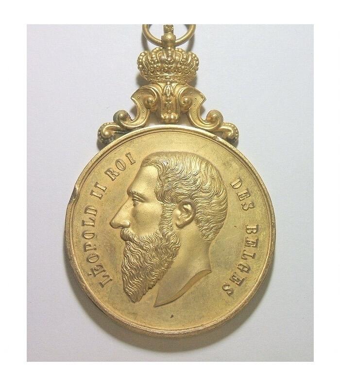 比利时1907年 利奥波德二世高浮雕精制大镀金章 带皇冠 50MM
