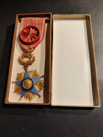 老王徽章第185期 - 法国军官级仁爱与功绩之星勋章   带盒子