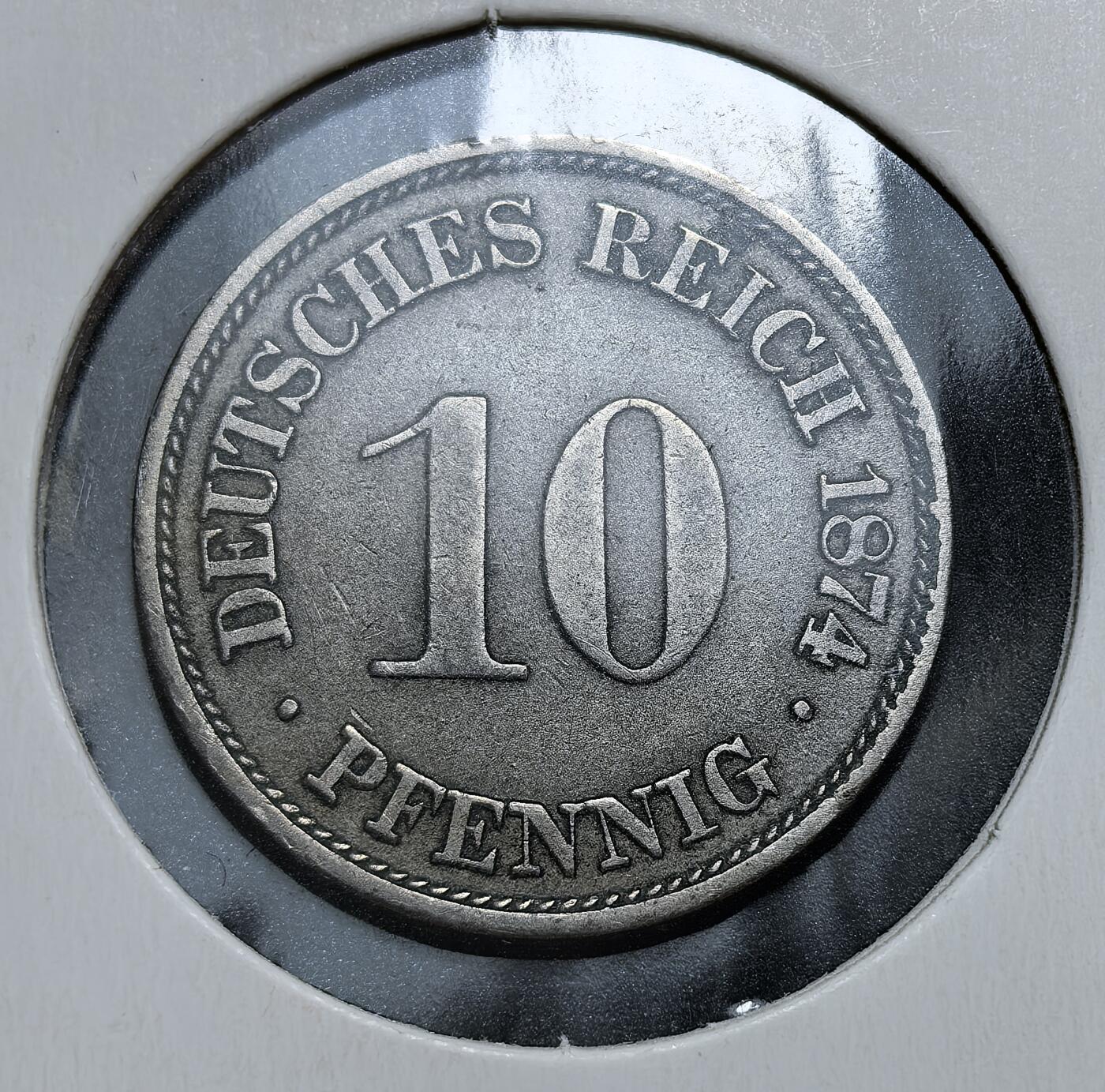 外国优质老铜币银币，正月十二晚九点倒数截拍，满百包邮可寄存，持续收拍 德意志帝国1874 年10 芬尼G版，属于威廉一世时期统一币制的产物。它以帝国鹰徽为核心图案，见证了德国从邦联走向统一后的货币标准化进程，是早期帝国货币体系的重要实物。