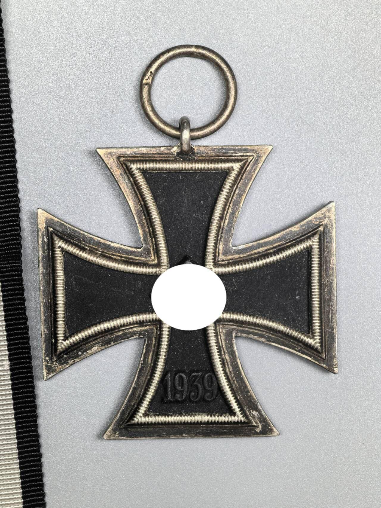 小驴勋章奖章收藏2月28日周六晚七点拍卖（调休临时调整，珍爱和平，收藏战争，铭记历史，勿忘国耻，忠党爱国。有偿代拍，送拍规则在简介最后，参拍须阅读规则后再参拍，关系到运费包装发货时效真假辨别等关键信息，拍卖时不再发原图，看大图店主微信码在拍卖店铺介绍里）