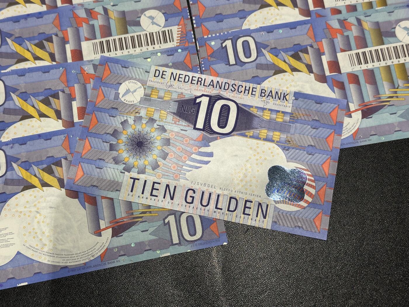 《外钞收藏家》第六百一十三期（ 精品场）（长期征集拍品、欢迎藏友们联系合作）