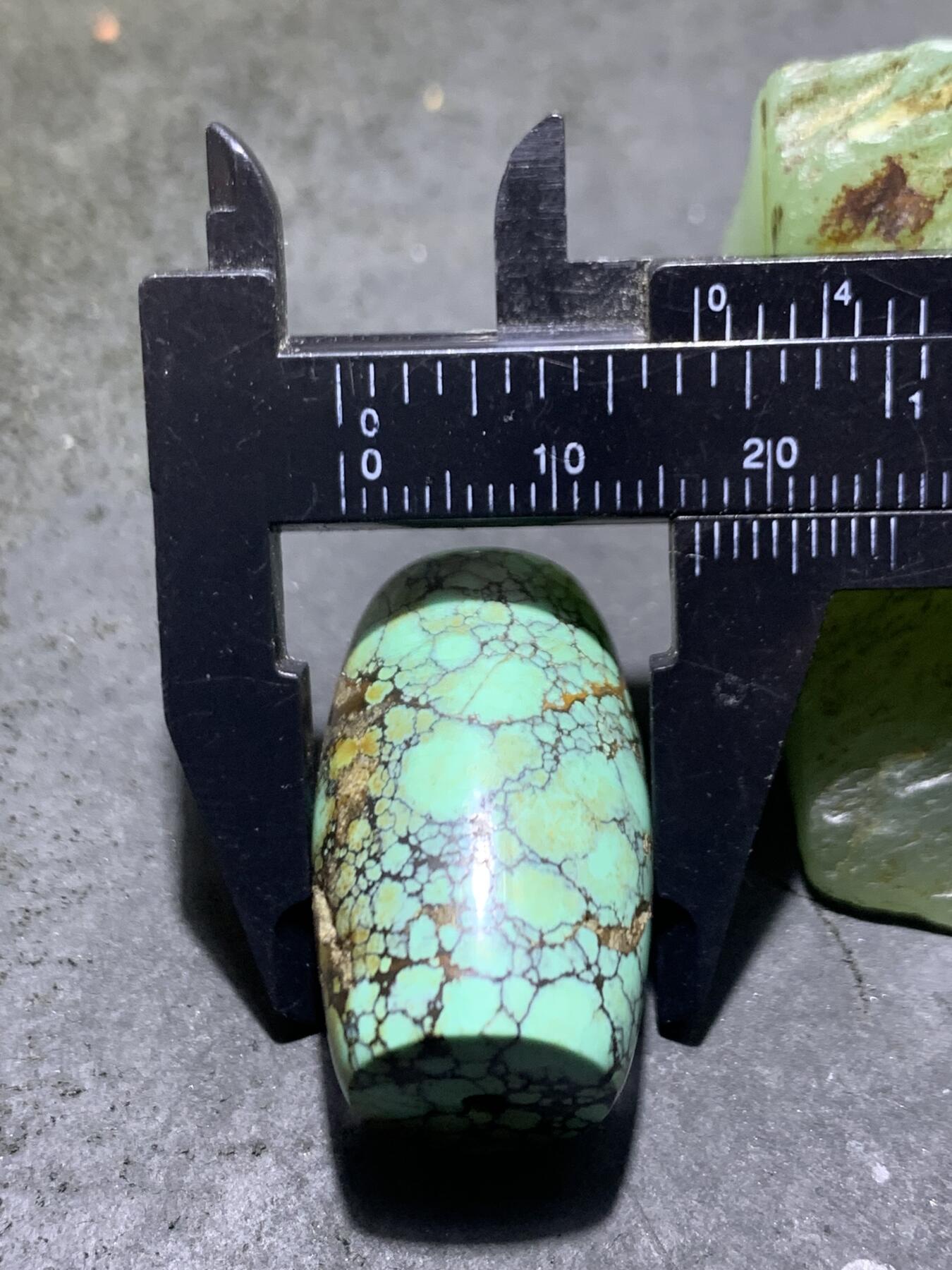 湖北十堰高瓷网花松石桶珠一颗